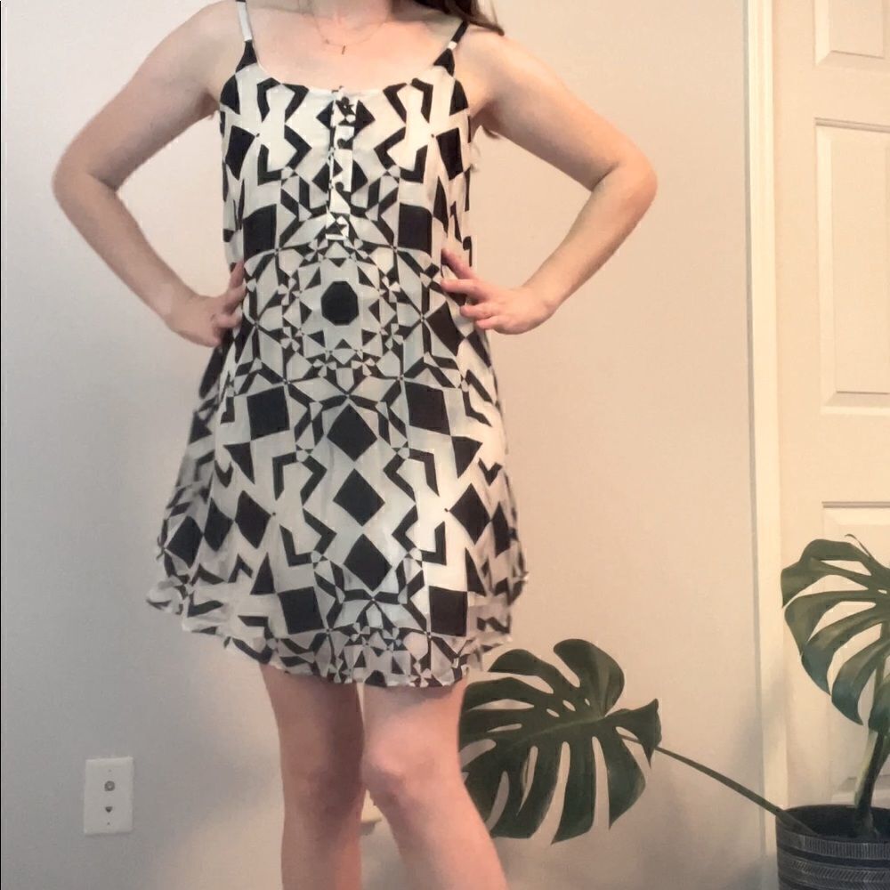 Alice + Olivia Rhi Printed Tiered Black and White Geometric Tank Dress XS - Picture 13 of 13